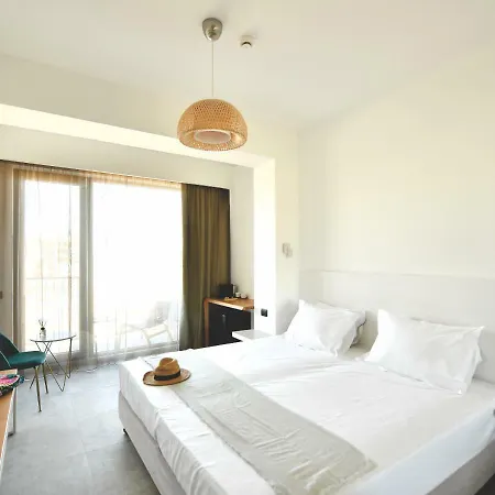 Lemon Cliff Luxury 3* Mamaia